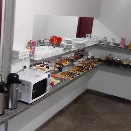 Giroto Hotel Realeza Экстерьер фото