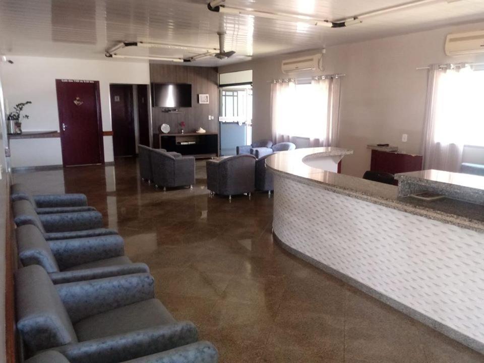 Giroto Hotel Realeza Экстерьер фото